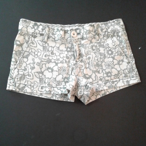 Aeropostale Floral Print Denim Shorts Size 7/8 - Picture 1 of 3